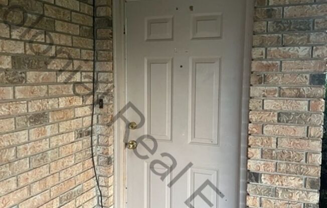 Spacious 3 Bed/2 Bath home with a fireplace!