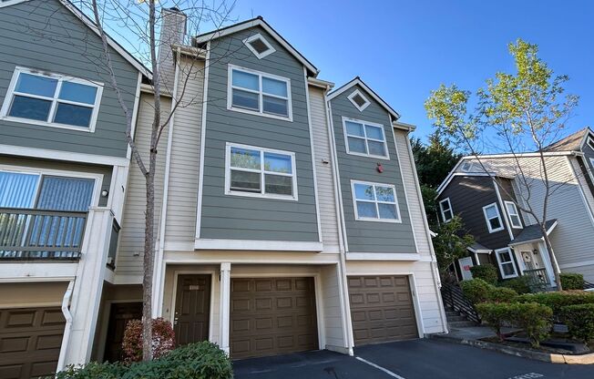 Gorgeous 2 bedroom 2 bath townhome available now!