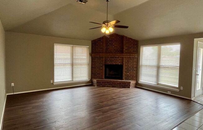 Spacious 3 bed 2 bath in Edmond!