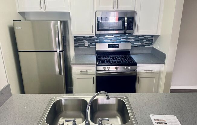 1 bed, 1 bath, 650 sqft, $2,550, Unit 8555-111