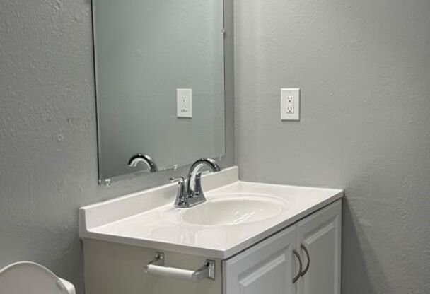 3 beds, 1 bath, 945 sqft, $1,600, Unit 1326 L1
