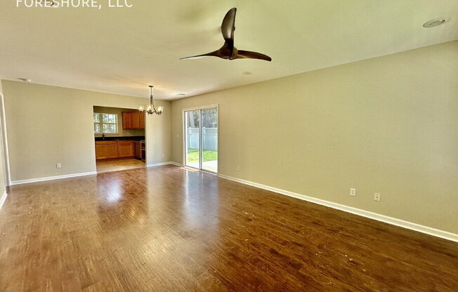 736 CORN PLANTERS CT N
