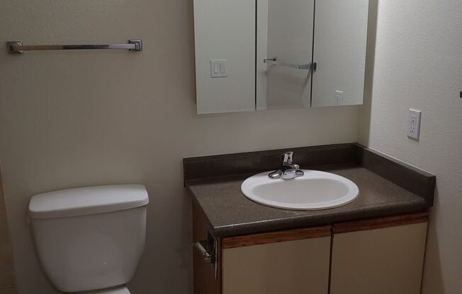 1 bed, 1 bath, 610 sqft, $1,650, Unit B304
