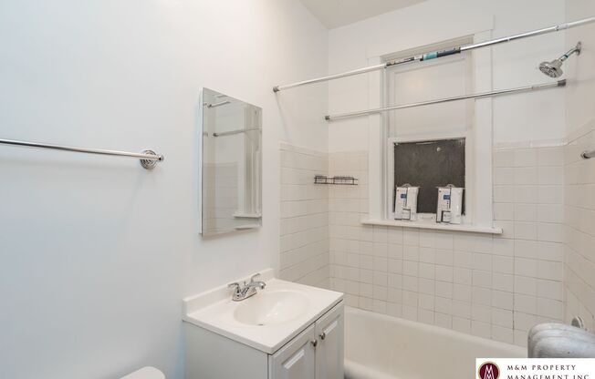 1 bed, 1 bath, 600 sqft, $1,350, Unit 956-35