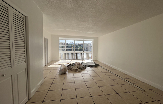 1591 NE MIAMI GDNS DR