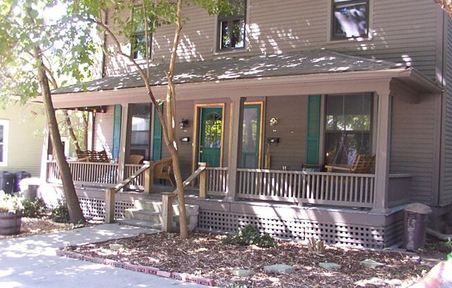 0516-518 S Woodlawn Avenue