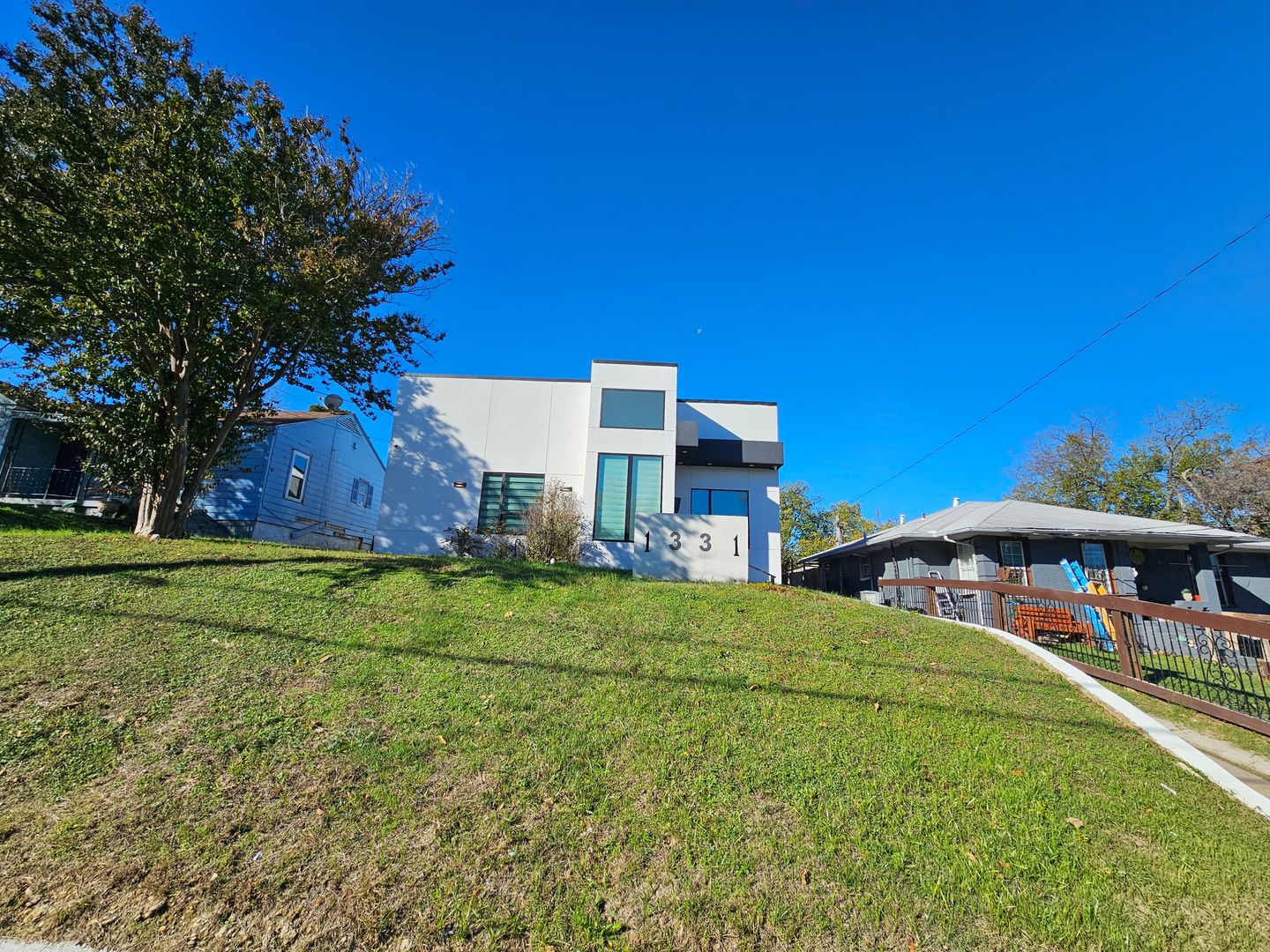 Stunning contemporary-style residence ideally located just minutes from the Dallas hot spots