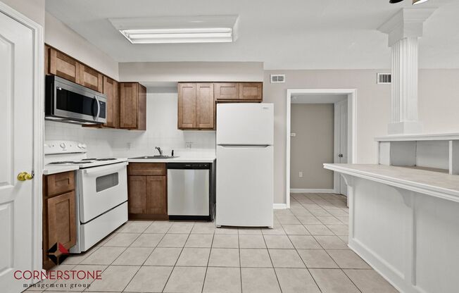 LOCATED MINUTES FROM LSU BASEBALL/FOOTBALL FIELD! 2 BED, 1 BATH!