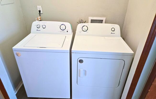 2 beds, 1.5 baths, 1,042 sqft, $925