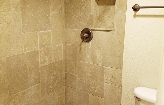 2 beds, 2 baths, $1,995, Unit # 120