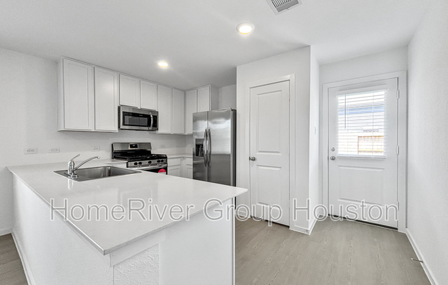 6022 STANDPIPER LN