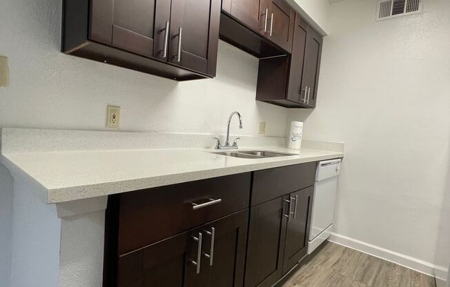 1 bed, 1 bath, 710 sqft, $900, Unit 144