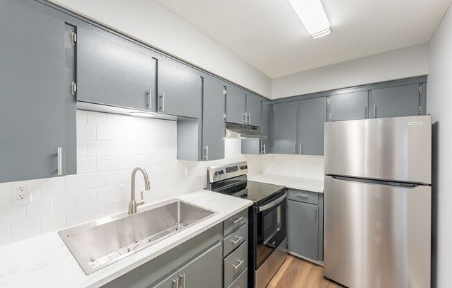 2 beds, 1 bath, 886 sqft, $1,125, Unit 421-25