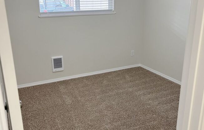 2 beds, 1 bath, $1,695, Unit 15