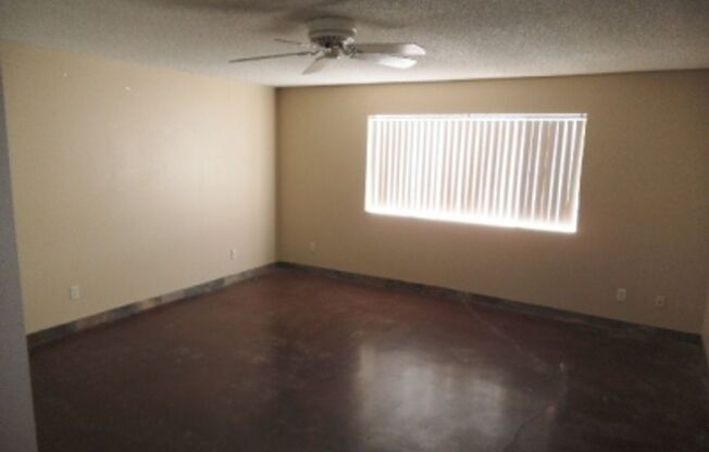 2 beds, 1 bath, $1,050, Unit 125