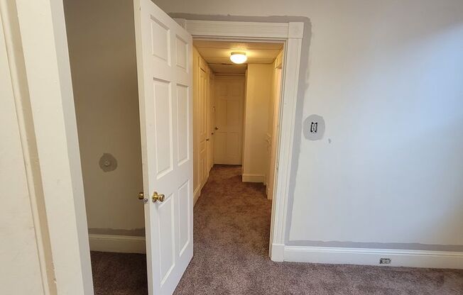 2 beds, 1 bath, $1,075, Unit 1