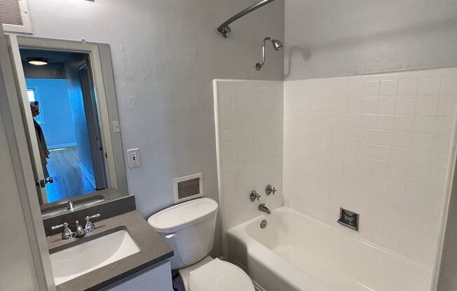 1 bed, 1 bath, 606 sqft, $1,550, Unit 414