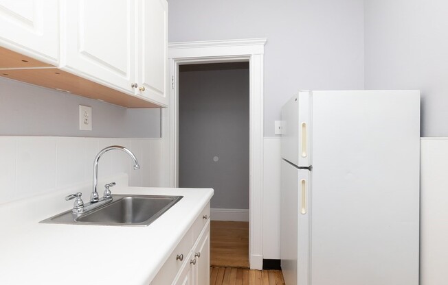 1 bed, 1 bath, 366 sqft, $2,250, Unit 33.