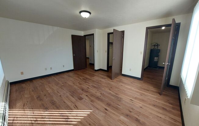 1 bed, 1 bath, 824 sqft, $929