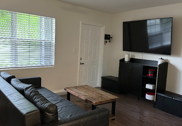 6104 CRESTHAVEN CT