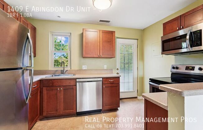 1409 E ABINGDON DR