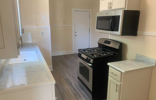 1 bed, 1 bath, $899