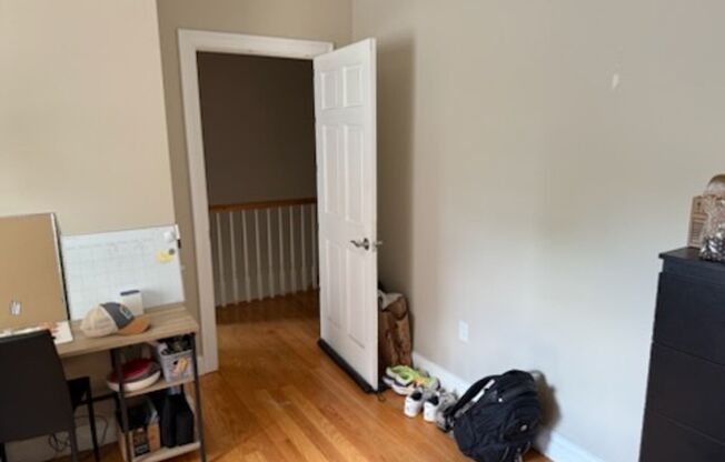 Bright & Affordable Room Near Harvard/MIT