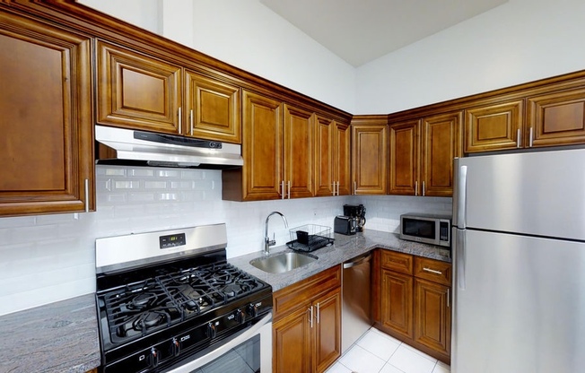 3 beds, 1 bath, $4,200, Unit 2