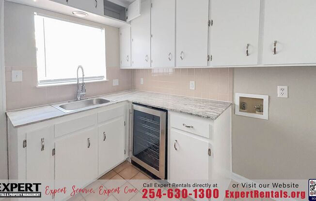 3 beds, 1 bath, 1,050 sqft, $995, Unit 907 Wells St