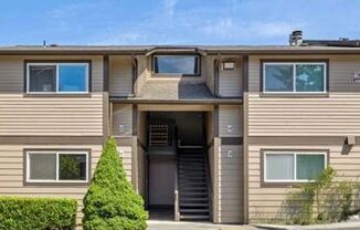 Updated 1 Bedroom 1 Bath Upper Unit Condo in Lynnwood $1600 month.