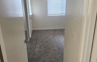 2 beds, 1 bath, 920 sqft, $1,800, Unit 39