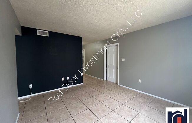 Great 2 Bedroom 1 Bath Apartment~Move In Ready