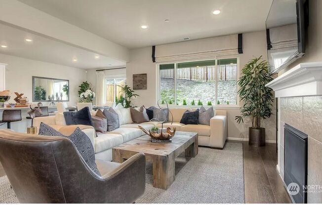 Stunning New Home at Soundview Estates!
