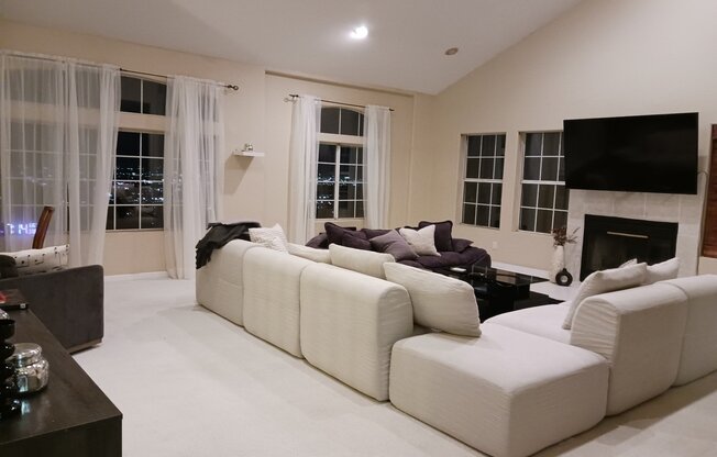 10072 Rose View Dr.