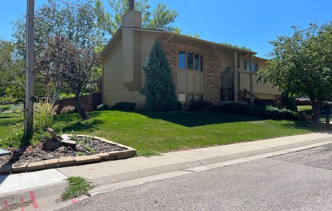 4 Bedroom, 3 Bathroom, 2 Car Garage Home on Quiet Cul-De-Sac for Rent