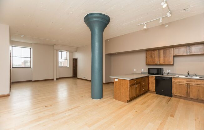2 beds, 1 bath, 1,288 sqft, $1,100, Unit Cornerstone Place - 506