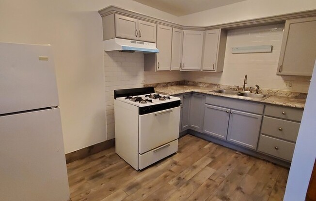 963 E 84th St Apt 201