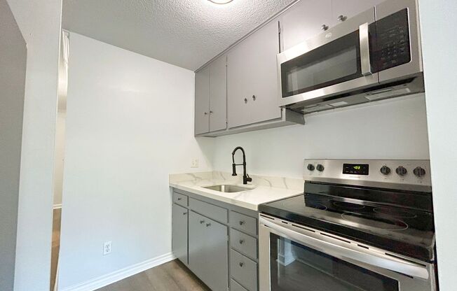 1 bed, 1 bath, 607 sqft, $1,595, Unit 701