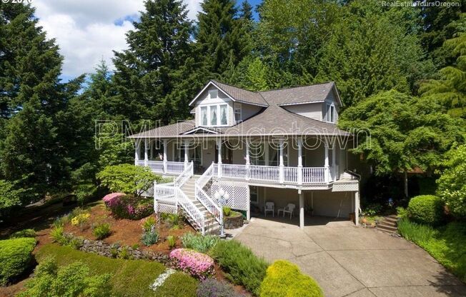 12805 SE Spring Mountain Dr