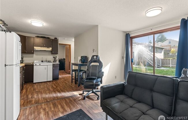 16747 3rd Ave NE, Shoreline, WA 98155