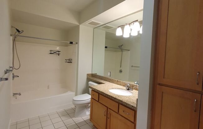 1 bed, 1 bath, $2,595