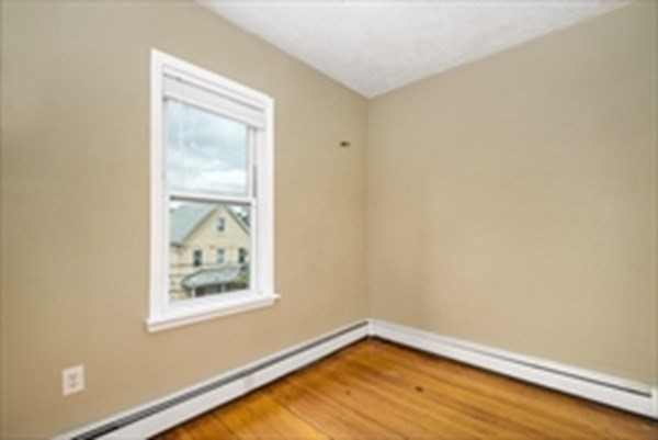 3 beds, 1 bath, 1,100 sqft, $2,500, Unit 3