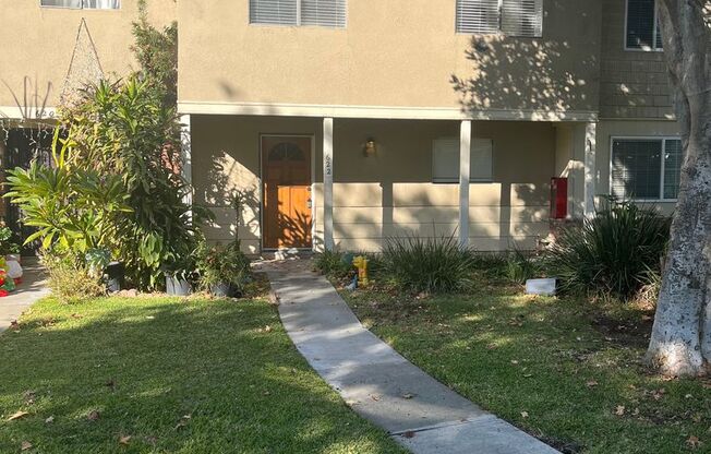 3 beds, 2.5 baths, $3,495, Unit 622