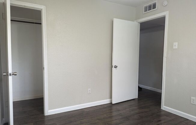 2 beds, 1.5 baths, 850 sqft, $2,325, Unit 102