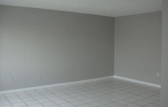 2 BEDROOM 1 BATH UPSTIARS UNIT WITH BALCONY FRONT AND BACK