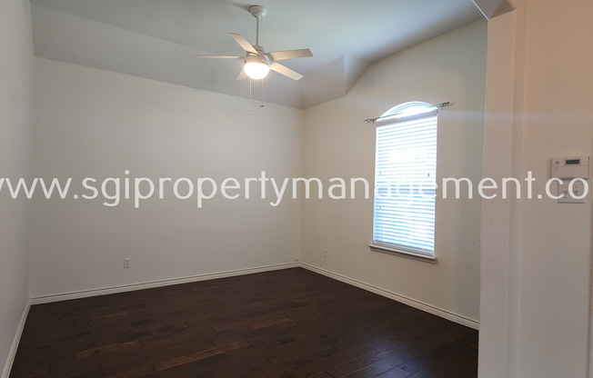 1369 CRES CV DR