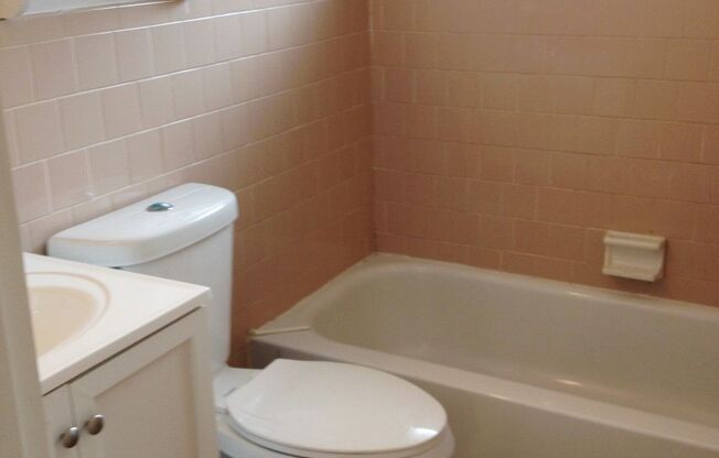 1 bed, 1 bath, 650 sqft, $1,215, Unit 3