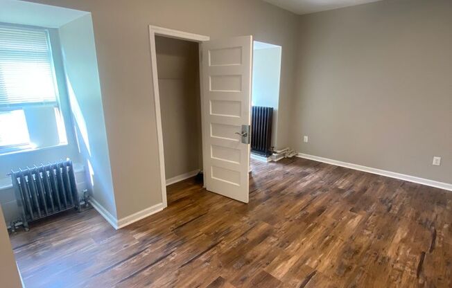 2 beds, 1 bath, $1,350, Unit #302 (8)