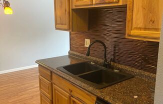 1 BR/1 B near shopping center, UMED, and the Military base JBER.