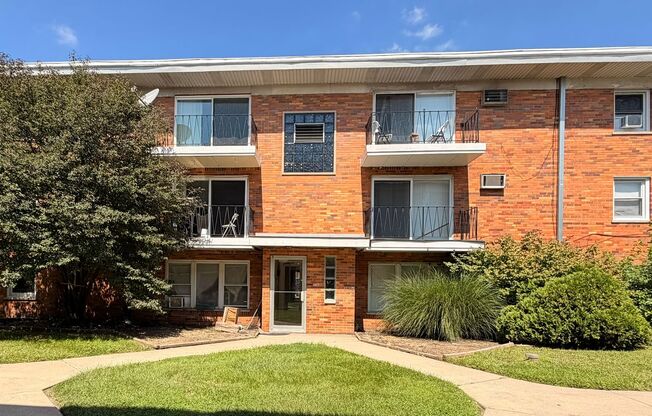 10805 S Lloyd Dr.